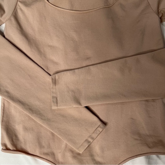 SKIMS Essential Long Sleeve Scoop Neck Bodysuit Skin Tone Size L/XL - Picture 7 of 13